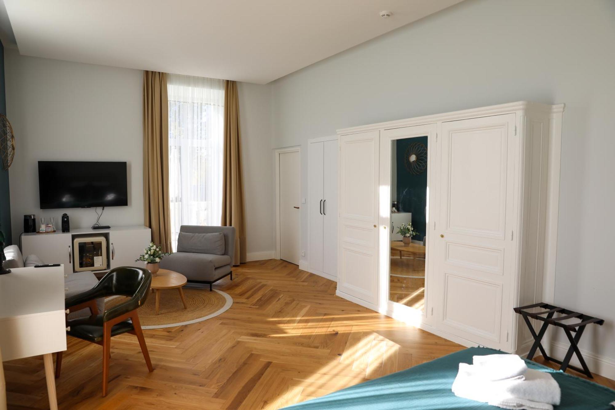 Sequoias Golf & Ressort Hotel Ruy-Montceau Exterior foto