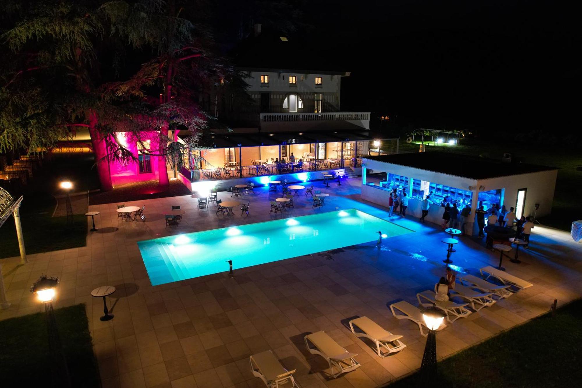 Sequoias Golf & Ressort Hotel Ruy-Montceau Exterior foto
